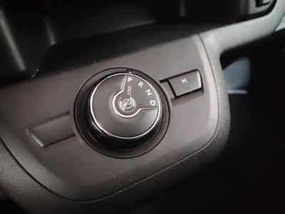 Peugeot Expert 2.0 BlueHDi EAT8 L2 NAVI CLIM / TEL / PDC AV-AR (2023) - Foto 13