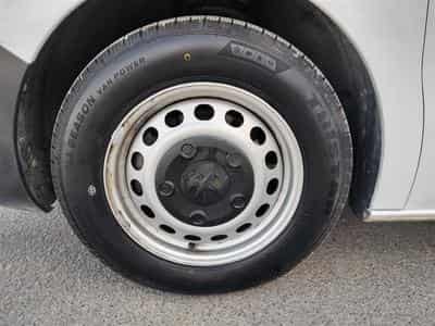 Peugeot Expert 2.0 BlueHDi EAT8 L2 NAVI CLIM / TEL / PDC AV-AR (2023) - Foto 6