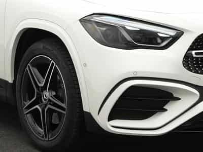 Mercedes GLA 200 d AMG-Line Multi+Kamera+Night+19"+AHK (2025) - Foto 9