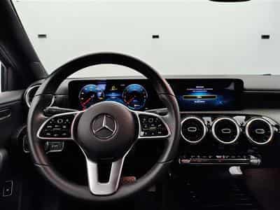 Mercedes A 250 e PHEV Business Solution Navi / Led / PDC av+ar (2021) - Foto 9