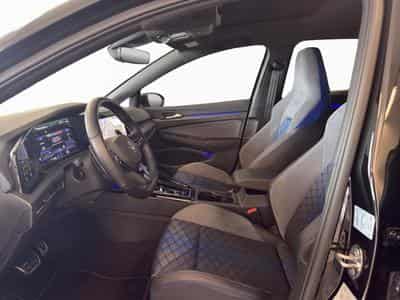 VW Golf PERFORMANCE (2024) - Foto 9