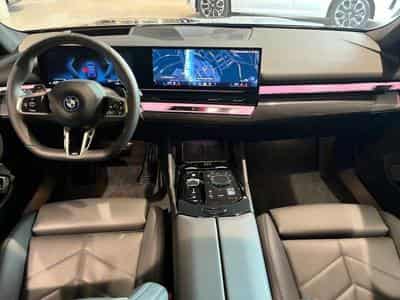 BMW Série 5 550e xDrive Berline (2025) - Foto 14