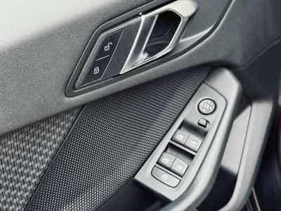 BMW 118 118i Automatique // Révisée Et Garantie ✅✅✅ (2022) - Foto 12