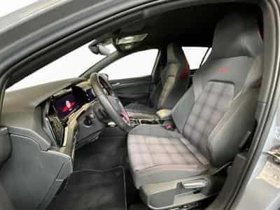 VW Golf GTI+DSG+Black-Style+Matrix-LED+Navi (2024) - Foto 9