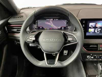 Skoda Kamiq Monte-Carlo+DSG+RearView+LED+P.Ass.-Drive+ (2025) - Foto 10