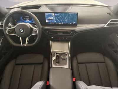 BMW 330 d xDrive M Sportpaket Head-Up HK HiFi DAB (2025) - Foto 6