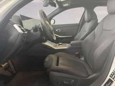 BMW 330 d xDrive M Sportpaket Head-Up HK HiFi DAB (2025) - Foto 8