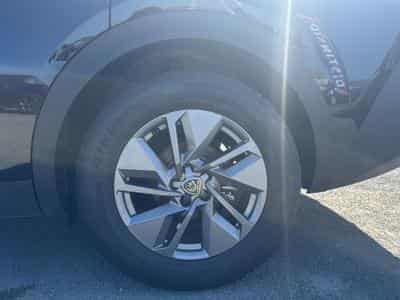 Peugeot 408 HYBRID 145 ALLURE E-DCS6 (2025) - Foto 10