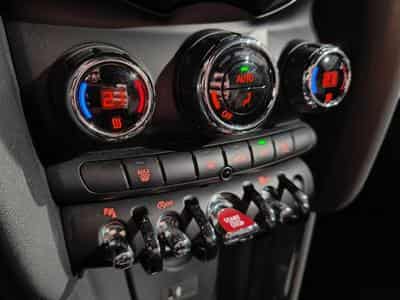 Mini Cooper 1.5i CLIMATISATION BLUETOOTH RADAR AV/ARR (2020) - Foto 14