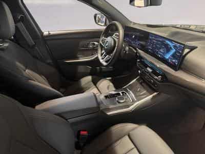 BMW 330 330e Touring M Sport (2025) - Foto 13