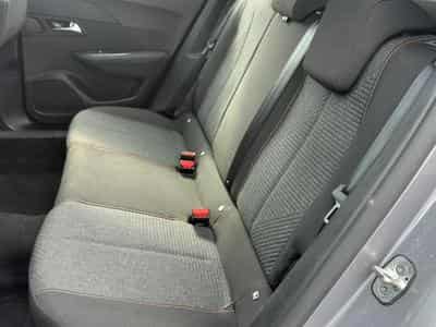 Peugeot 2008 1.2 HYBRID 145 STYLE E-DCS6 (2025) - Foto 11