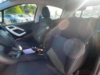 Peugeot 208 1.0 PURETECH LIKE 5P (2015) - Foto 13