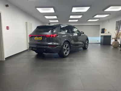 Audi Q6 e-tron S line 252 CH / 185 kW (2025) - Foto 7
