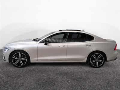 Volvo S60 2.0 B3 MHE R-Design Geartronic NAVI / PANO/ H-KARDON / JA 19 (2022) - Foto 3