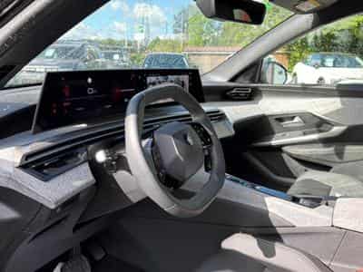 Peugeot 3008 1.2 HYBRID 145 ALLURE E-DCS6 (2025) - Foto 11