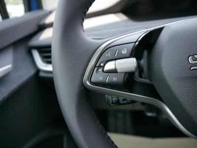 Skoda Elroq 60*ACC*PDC*LED*SHZ*KAMERA*TEMPOMAT*KLIMA*SMARTLINK*EL-HECKKL (2026) - Foto 13