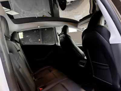 Tesla Model Y RWD (2023) - Foto 14