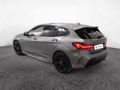 BMW 118 118iA Pack M NAVI / FULL LED / CUIR PARTIEL / CAMERA / JA18 (2023) - Foto 2