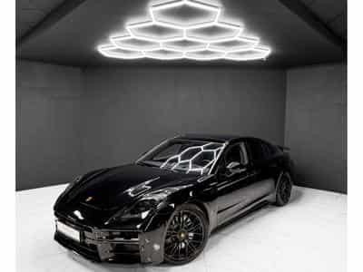 Porsche Panamera 4.0 V8 GTS / 5 SEATS / FULL (2025) - Foto 1