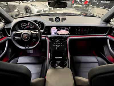 Porsche Panamera 4.0 V8 GTS / 5 SEATS / FULL (2025) - Foto 11