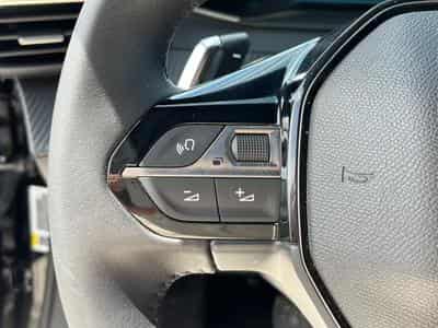 Peugeot 2008 1.2 HYBRID 145 STYLE E-DCS6 (2025) - Foto 15