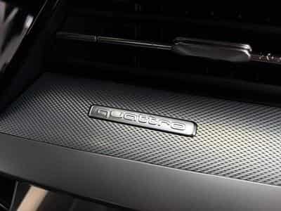 Audi S3 Sportback QUATTRO Sièges chauffants/ Apple Carplay/ Digital (2024) - Foto 10