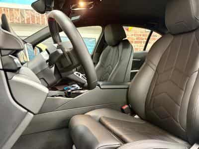 BMW i5 i5 M60 601cv Auto xDrive (2024) - Foto 5