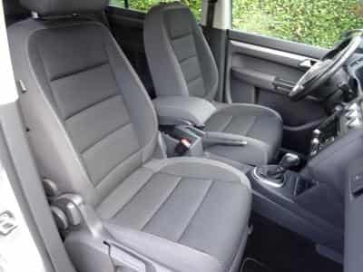 VW Touran 1.4 TSI DSG (2014) - Foto 13