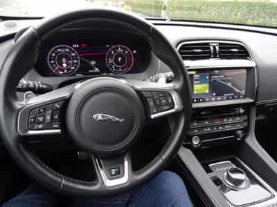 Jaguar F-Pace 2.0 d R-Sport 241CV (2020) - Foto 6