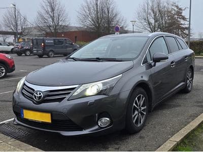 Toyota Avensis (2013) - Foto 1