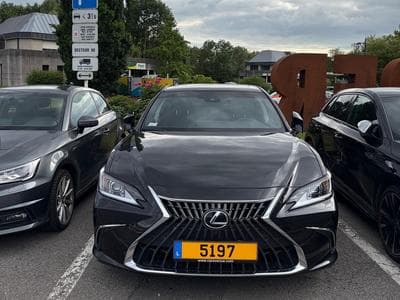 Lexus ES 300h Executive Line (2023) - Foto 1