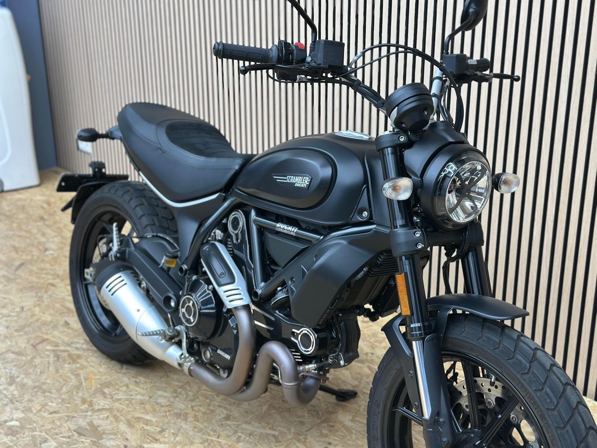 Ducati Scrambler 800 ICON DARK (2022) - Foto 4