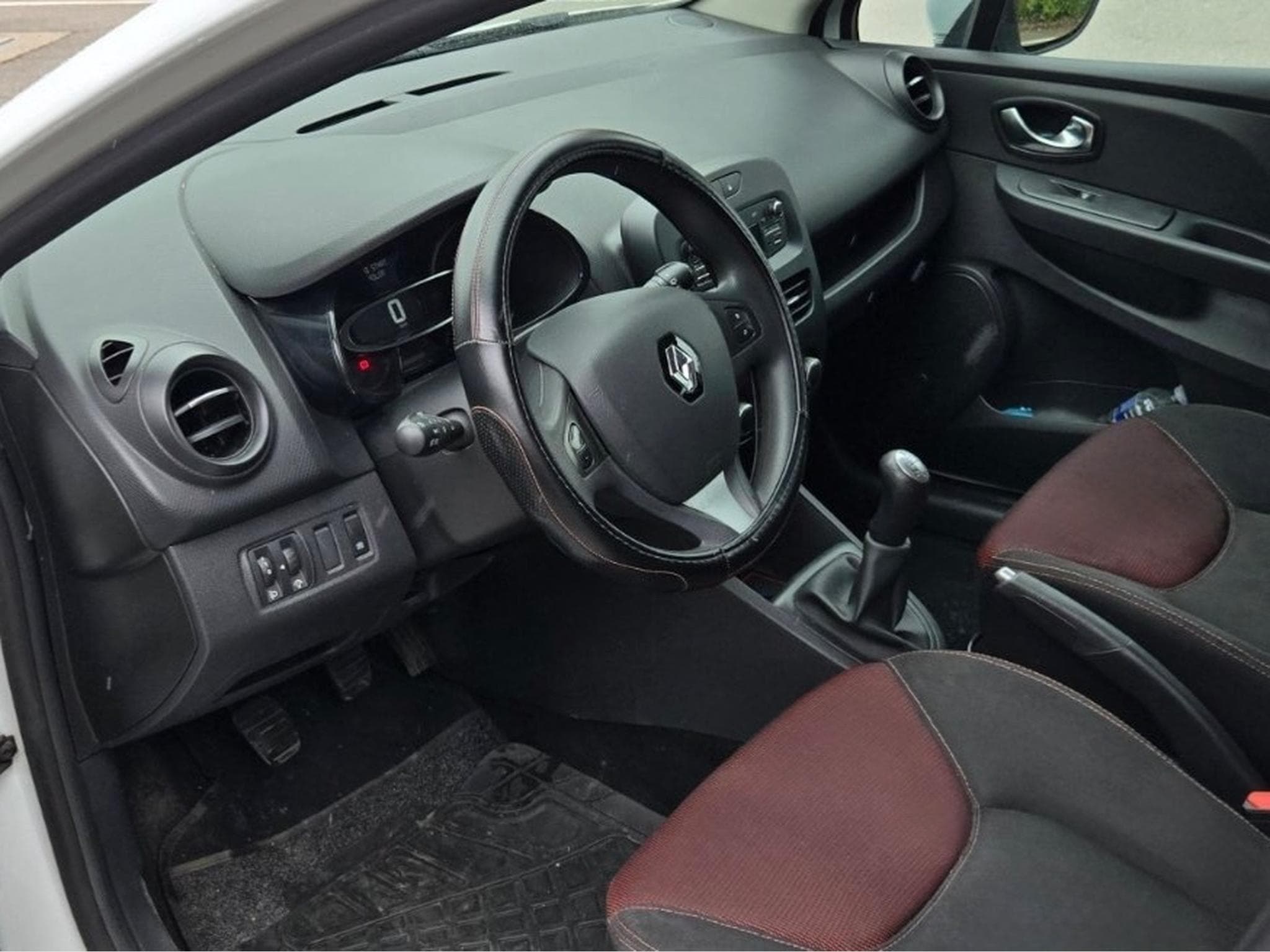 Renault Clio 1.5 dci (2015) - Foto 3