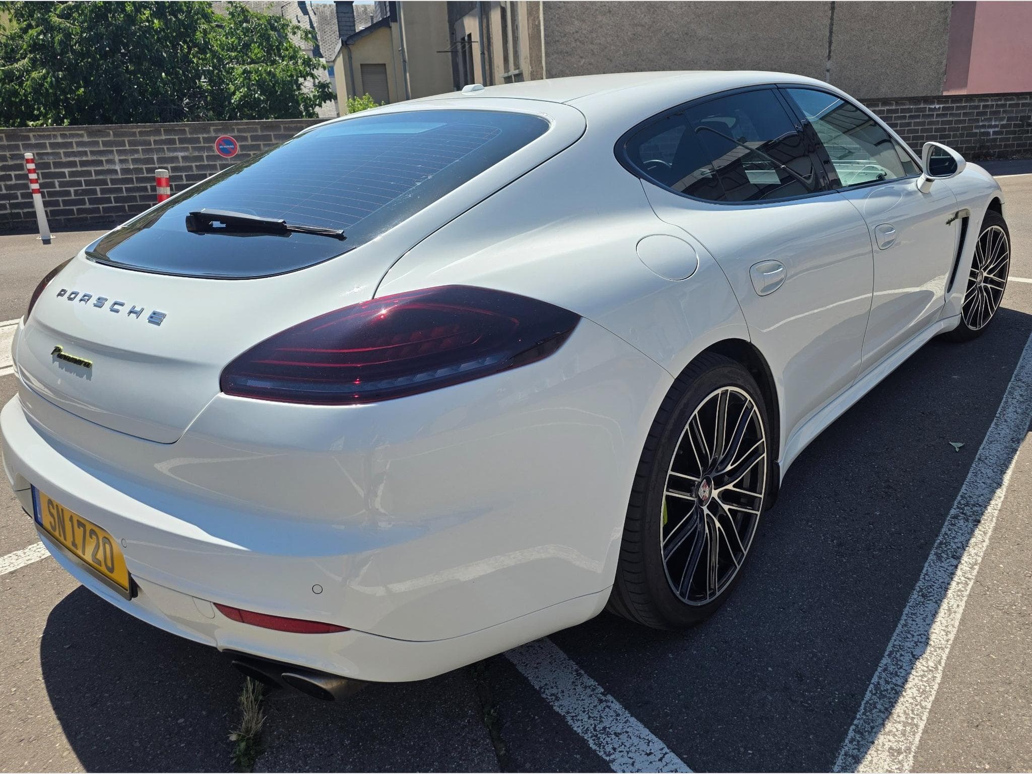 Porsche Panamera 4 e-hybride. En suspens (2015) - Foto 3