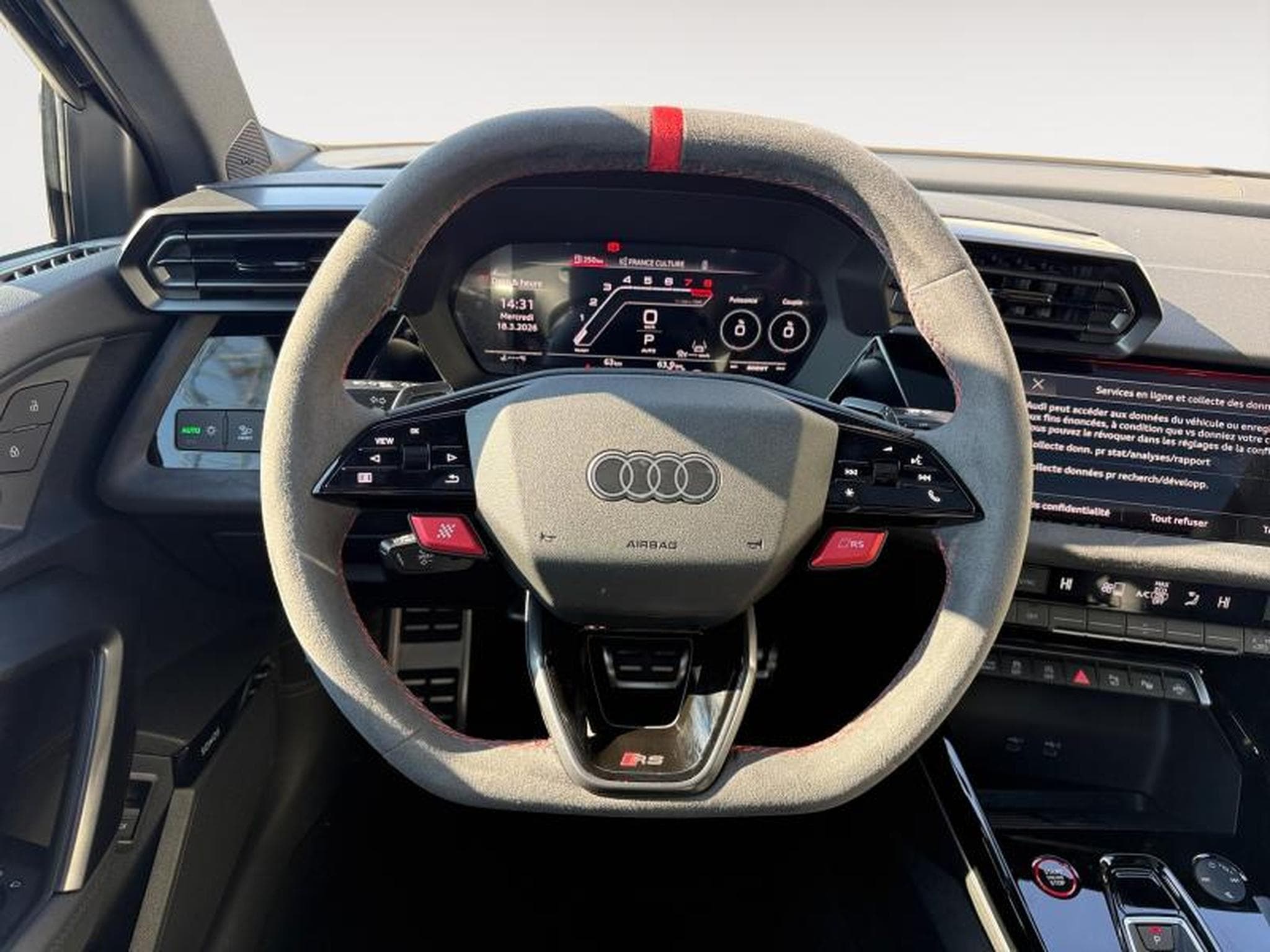 Audi RS3 Limousine / Essence (2026) - Foto 14