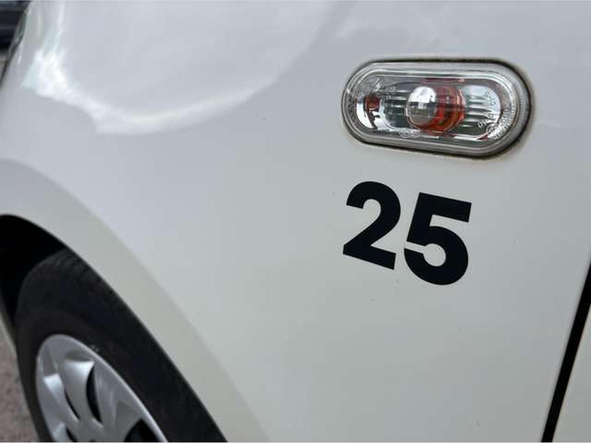 Skoda Citigo Citigo 1.0 - 25 YEARS EDITION 14/25 (2017) - Foto 21