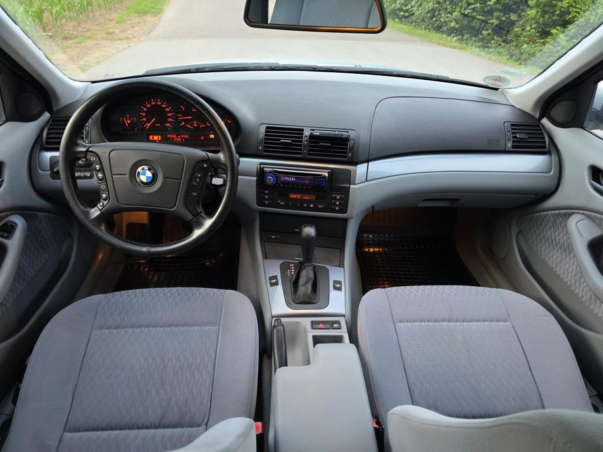 BMW 323 i Automatic (1999) - Foto 9