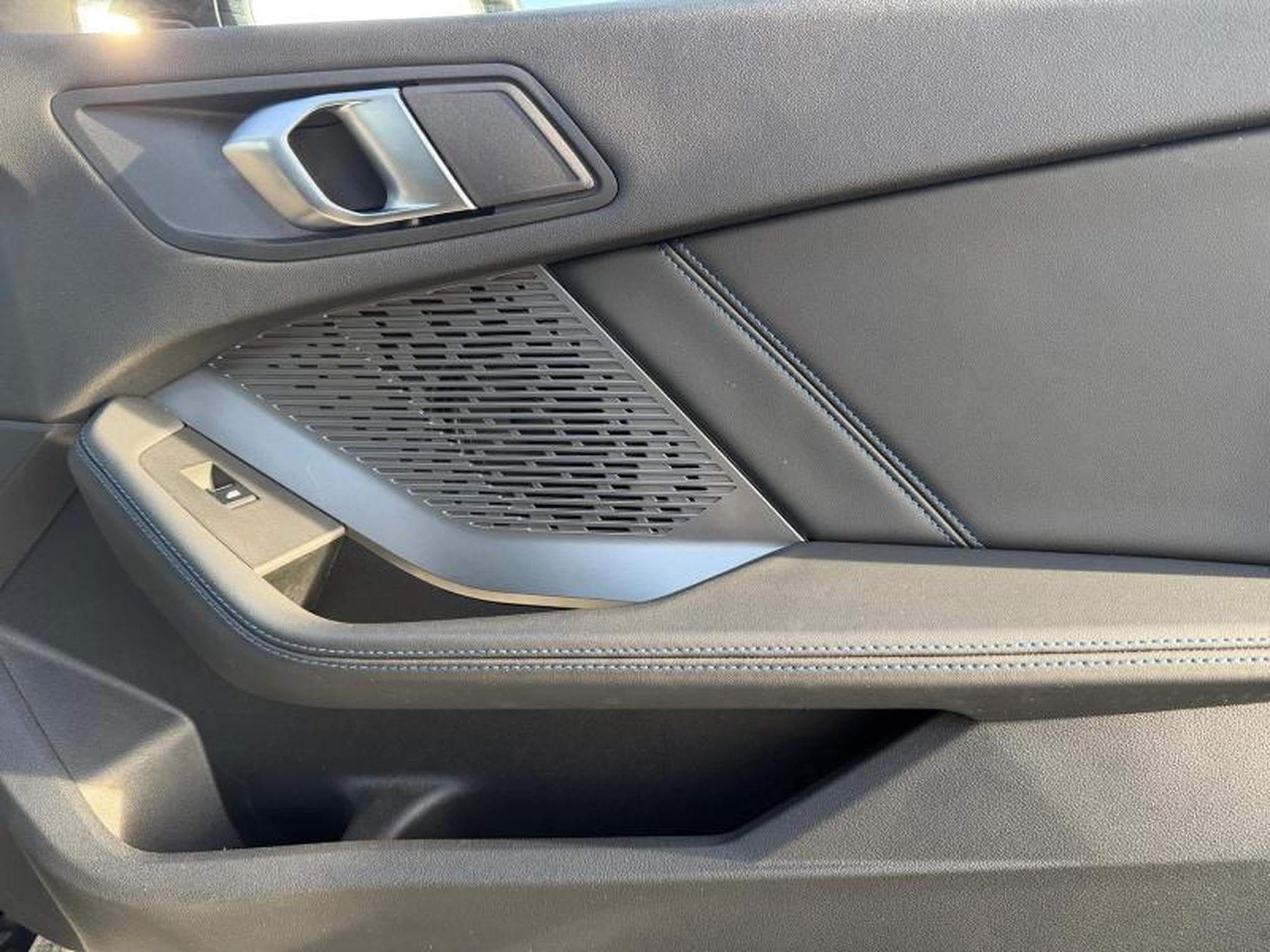 BMW 120 I Pack M / Panoramique / Essence (2025) - Foto 20