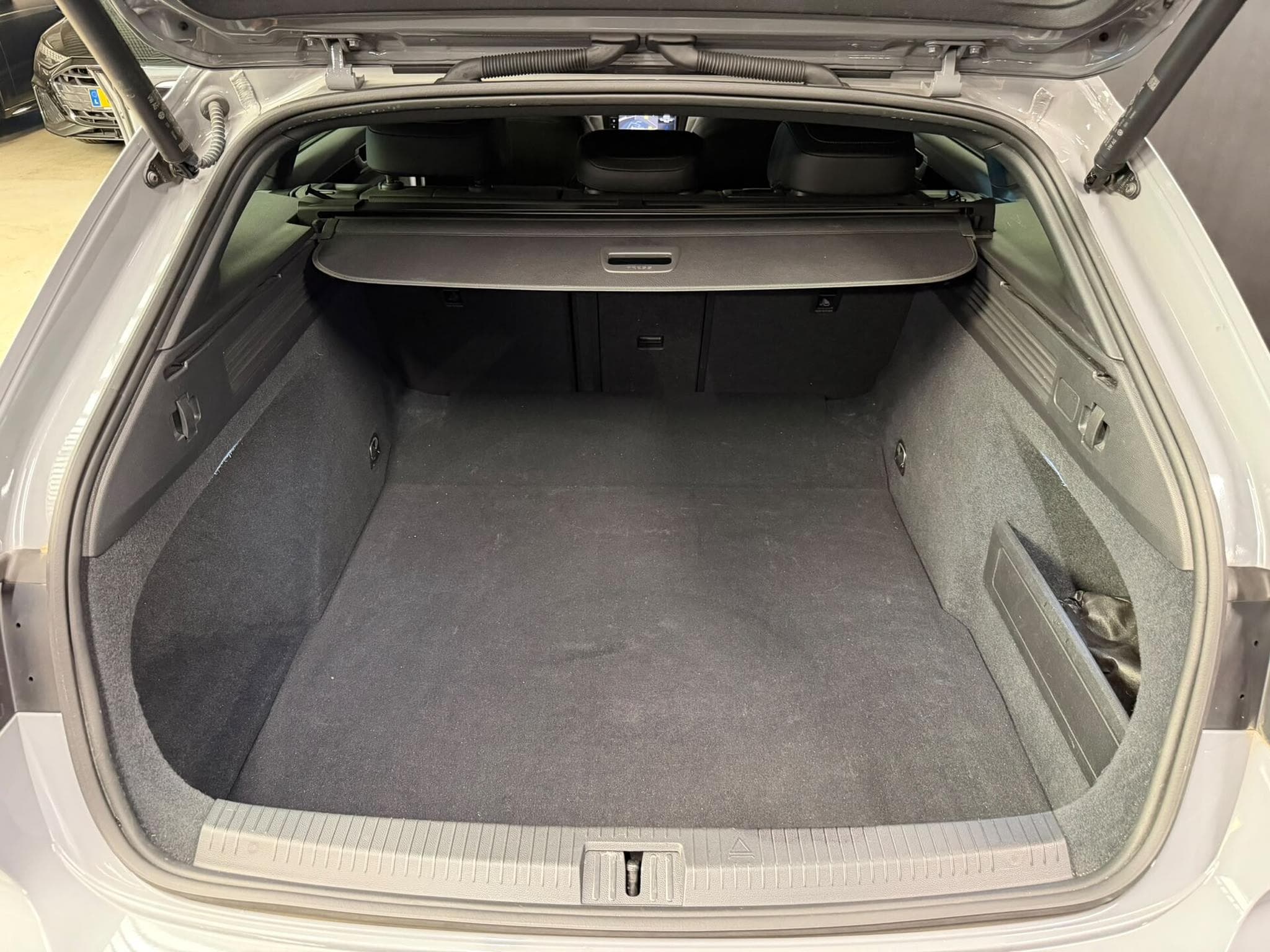 VW Arteon Shooting Break 2.0 TSI 190 R-LINE DSG (2023) - Foto 15