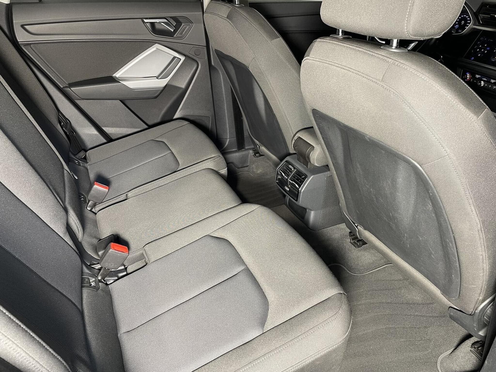 Audi Q3 SPORTBACK 35 TDI 150 S-TRONIC BUSINESS VIRTUAL COCKPIT (2021) - Foto 15