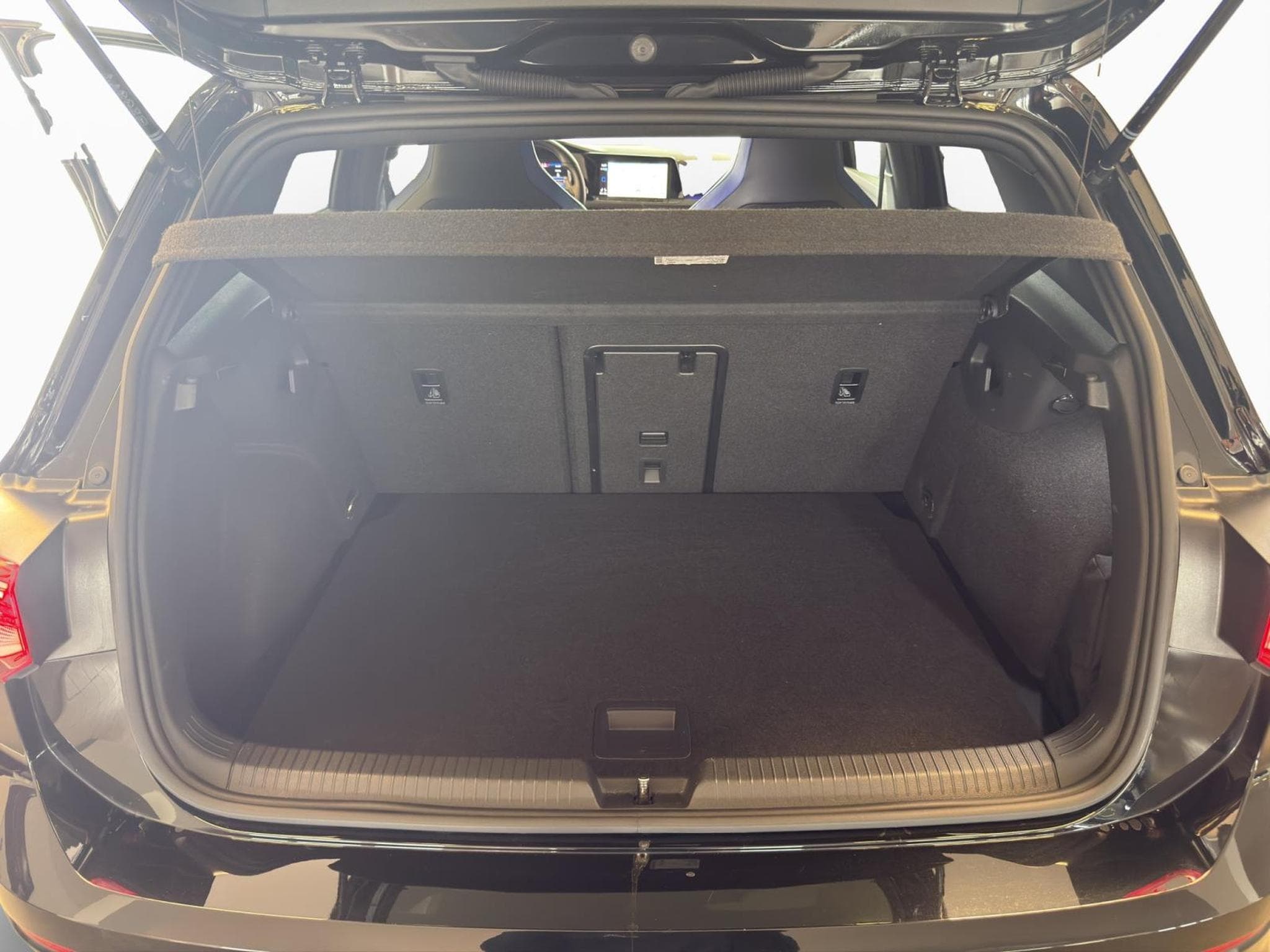 VW Golf PERFORMANCE (2024) - Foto 17