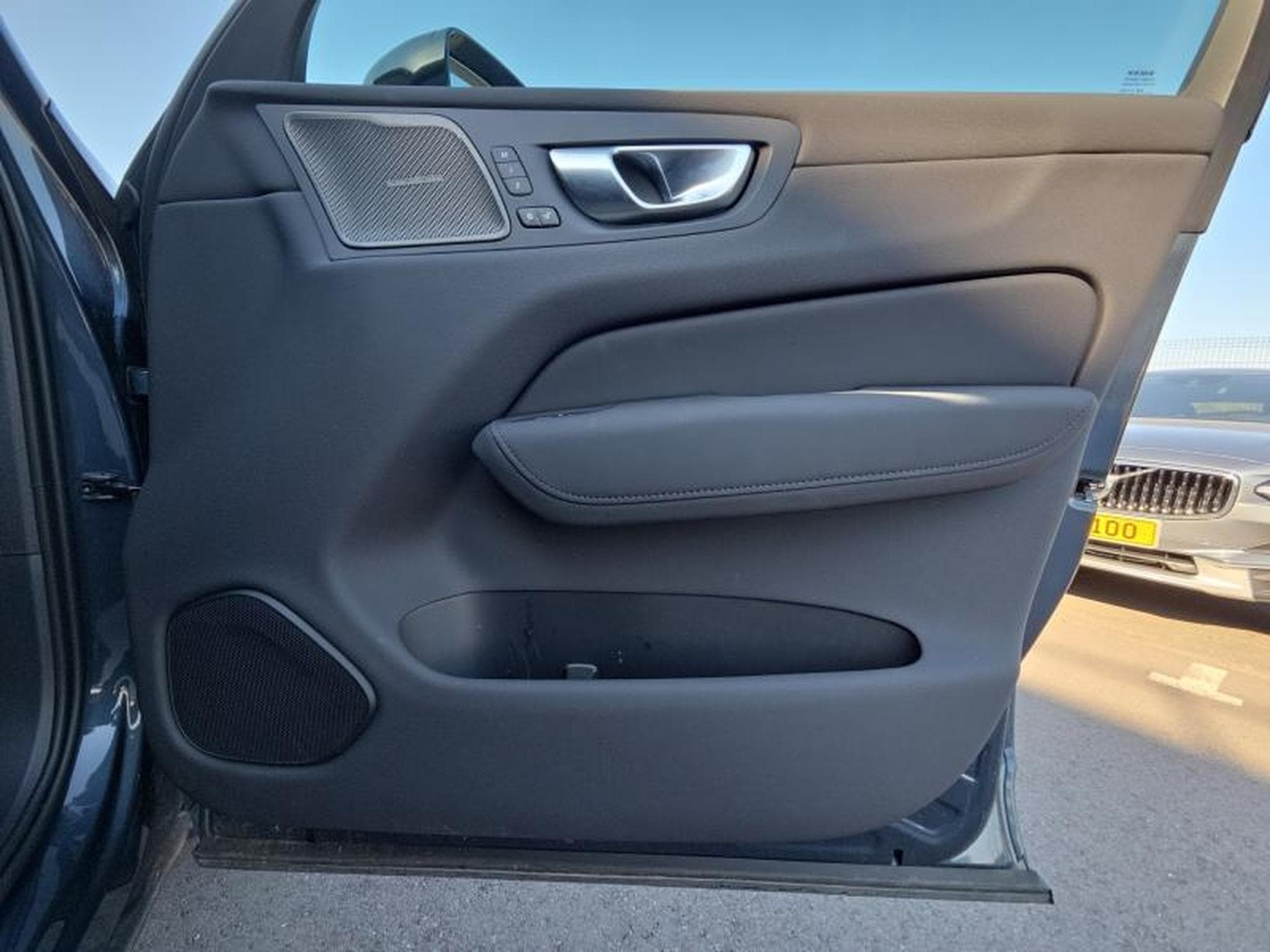 Volvo XC60 T6 Plus Dark / Hybride FACELIFT KIT HIVER INCLUS (2025) - Foto 21