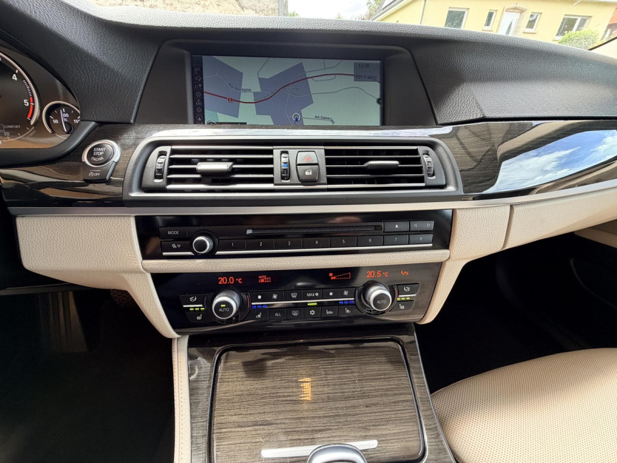 BMW 530 d xDrive Camera Head-UP, Toit Ouvrant 258cv (2011) - Foto 14