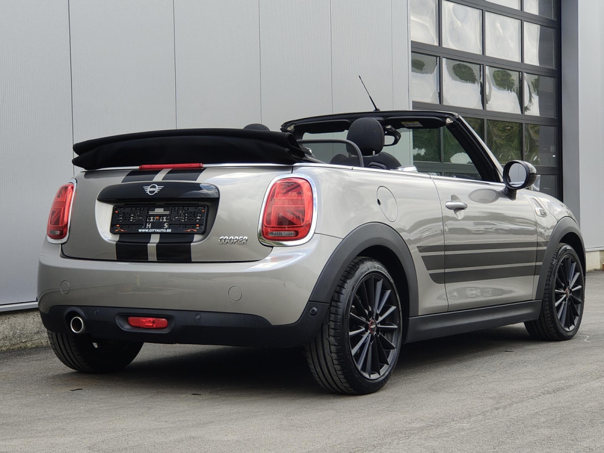 Mini Cooper Cabriolet 1.5i BLUETOOTH GPS SIEGES CHAUFF RADAR ARR (2018) - Foto 28