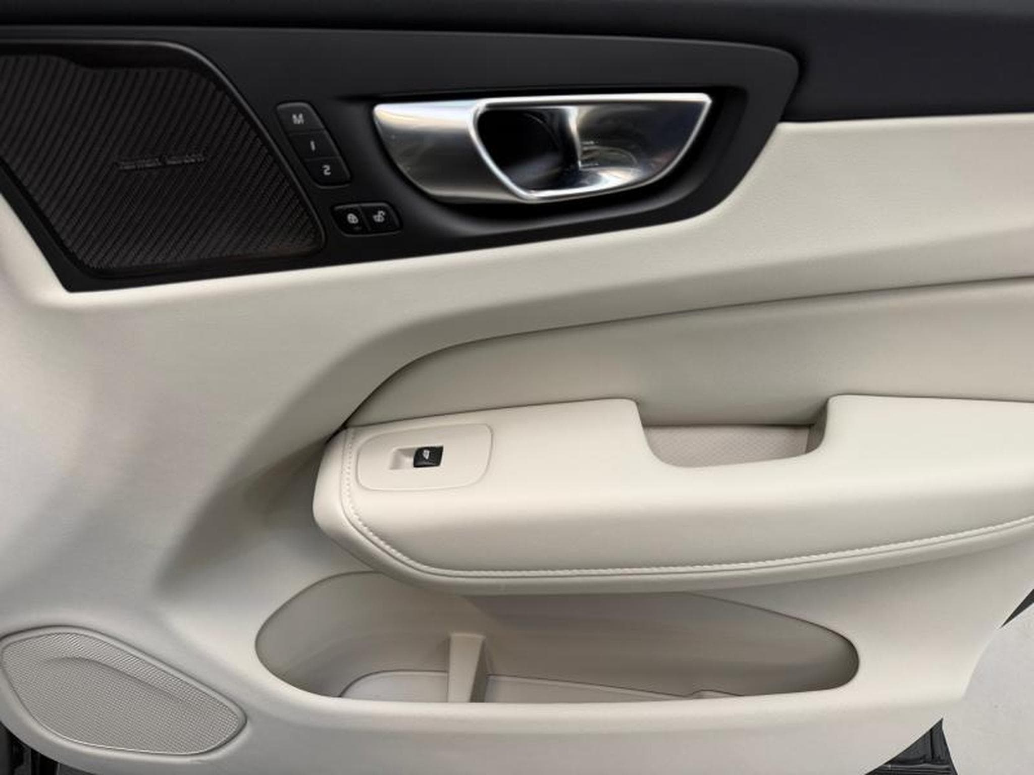 Volvo XC60 Facelift T6 Plus Dark / Hybride (2026) - Foto 21