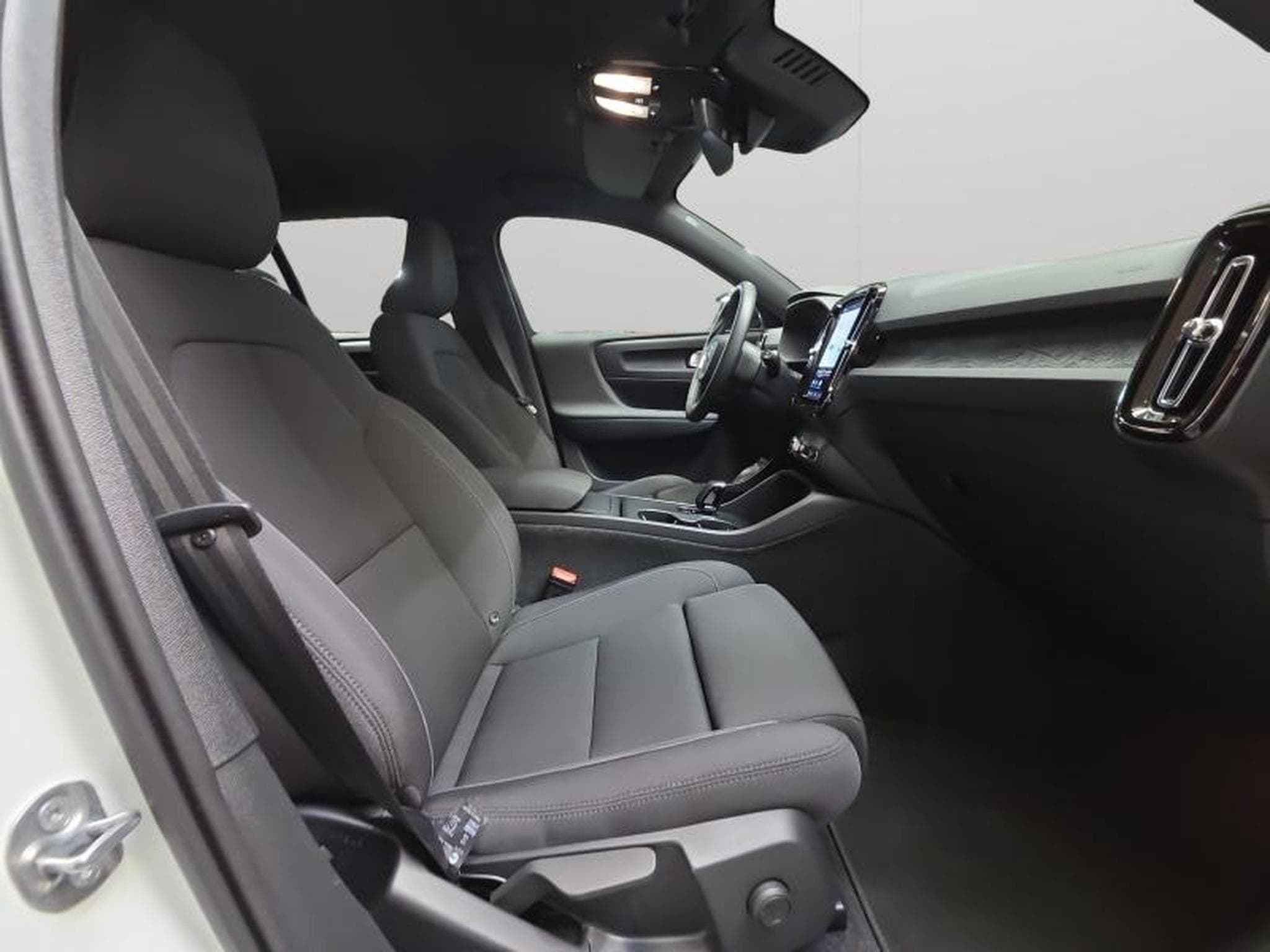 Volvo EX40 Plus Single Motor Extended Range / Electrique (2026) - Foto 15
