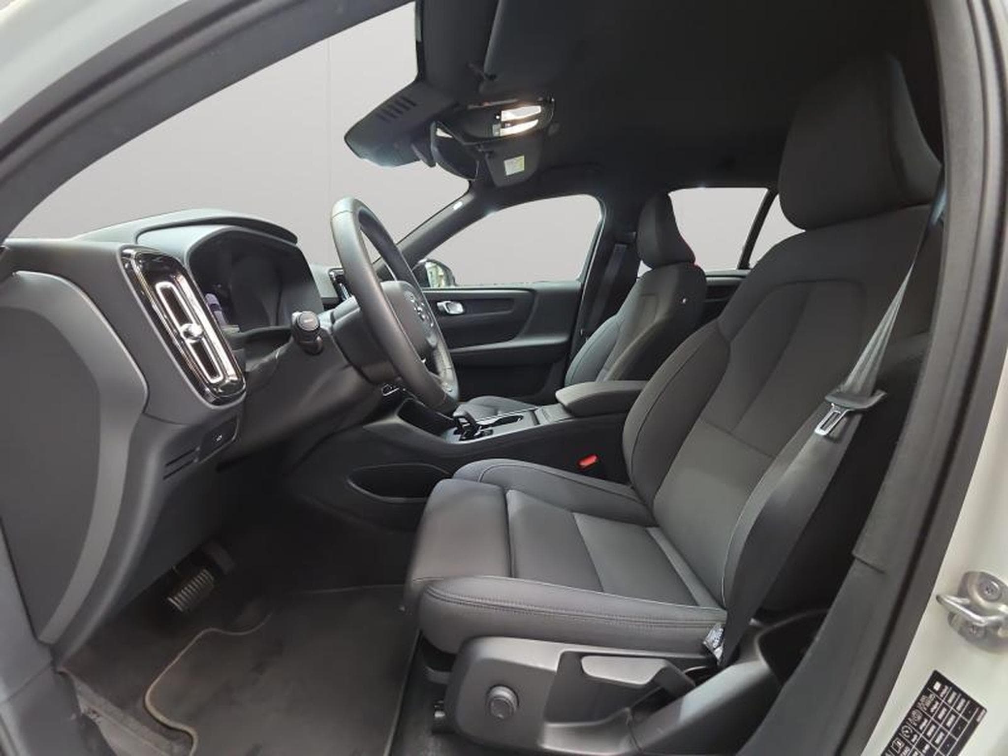 Volvo EX40 Plus Single Motor Extended Range / Electrique (2026) - Foto 33