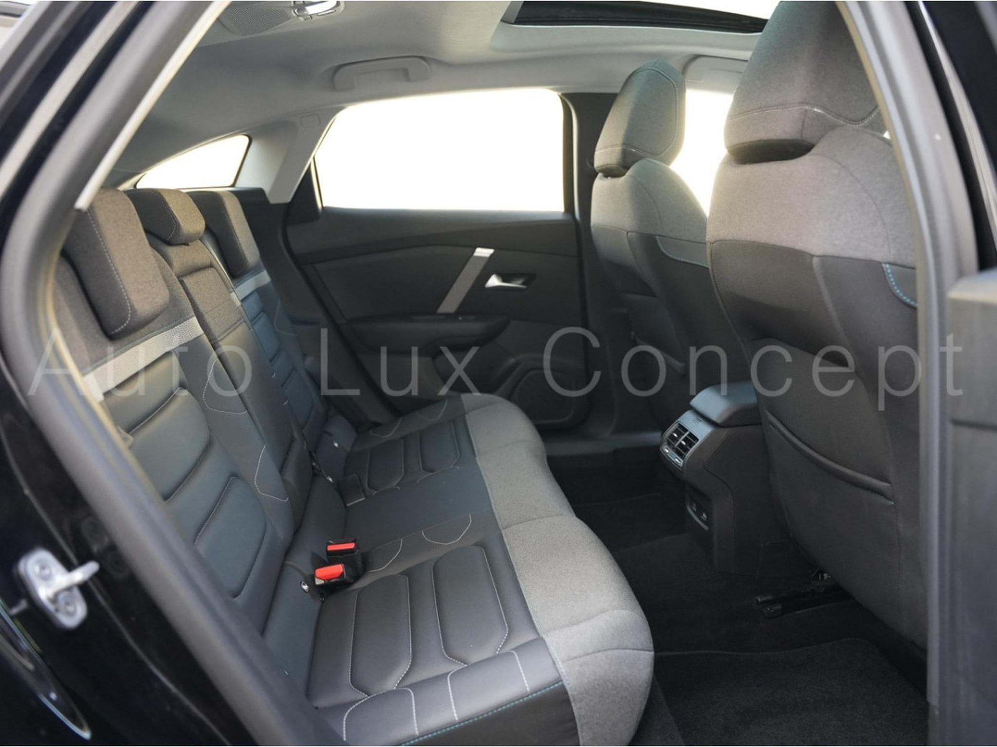 Citroën C4 1.5 BlueHDi 130 S&S EAT8 MAX (2024) - Foto 29