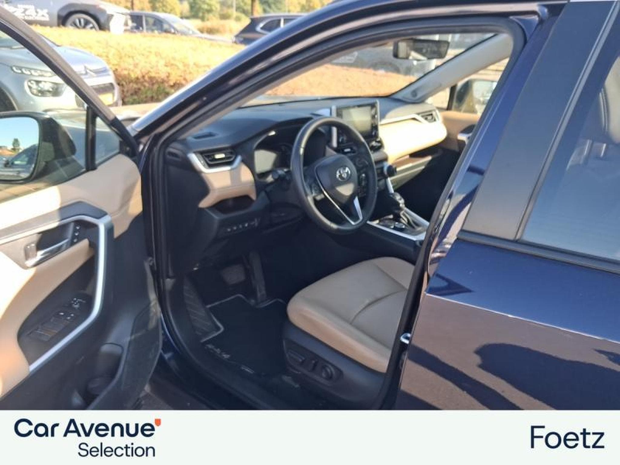 Toyota RAV 4 PREMIUM (2022) - Foto 28