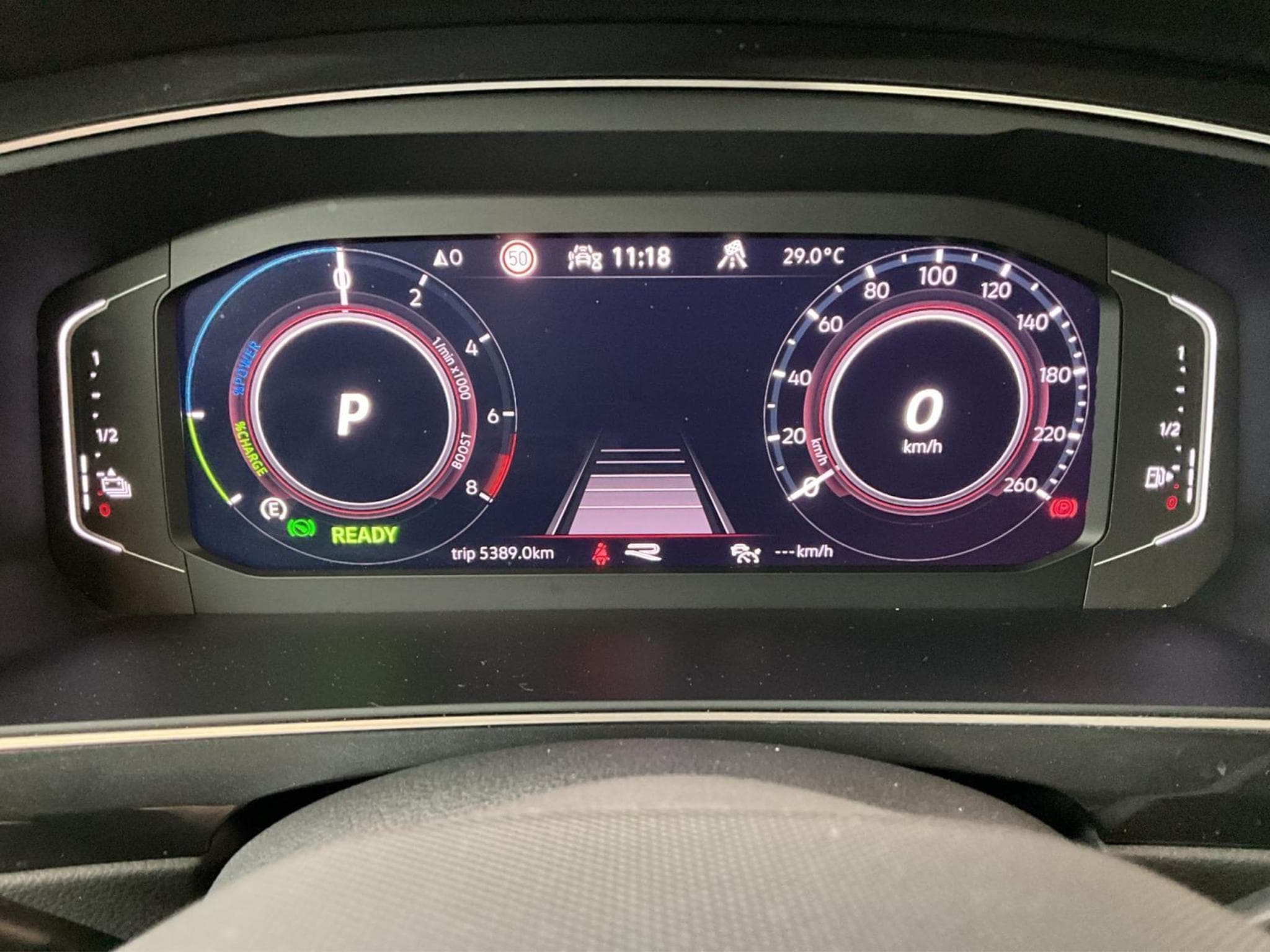 VW Tiguan R-Line+DSG+PHEV+Black-Style+Pano+AHK+RearView (2023) - Foto 11